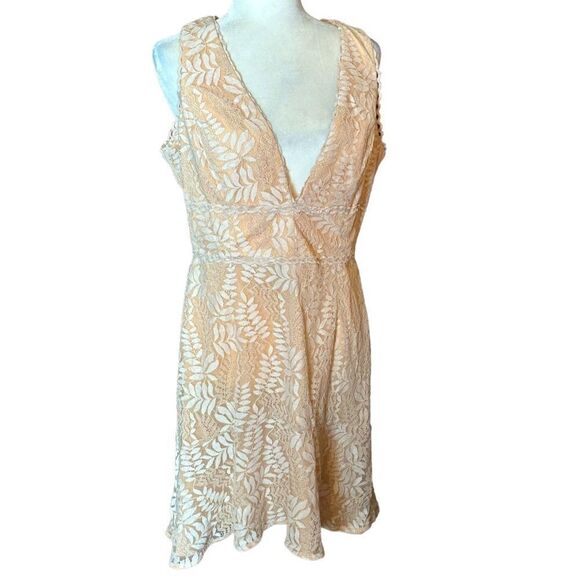 Adelyn Rae Lace Dress Size Large - Picture 1 of 10